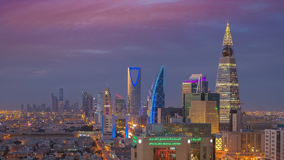 ما قطاعات الاقتصاد السعودي الأفضل نموًا خلال عام 2024؟
